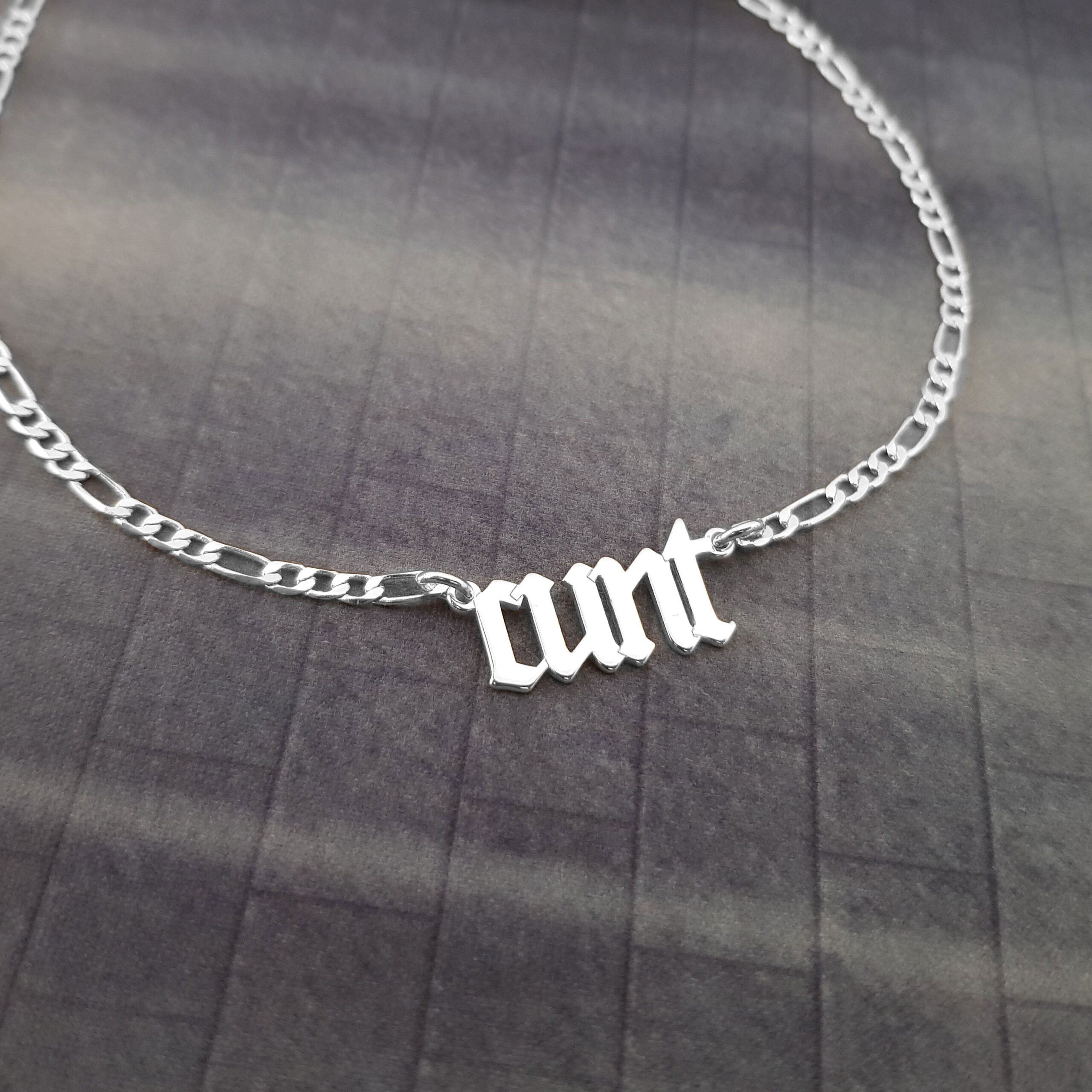 【関税&送料込】Rick Owens Silver Cunt Necklace In l Rick Owens Silver Pentagram Choker Necklace in Metallic for