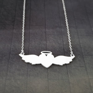 The goth Booth - Angel Heart Pendant Necklace