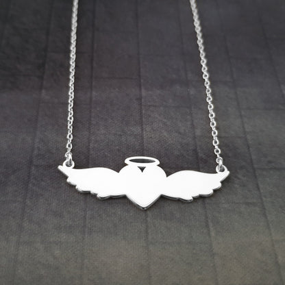 The goth Booth - Angel Heart Pendant Necklace